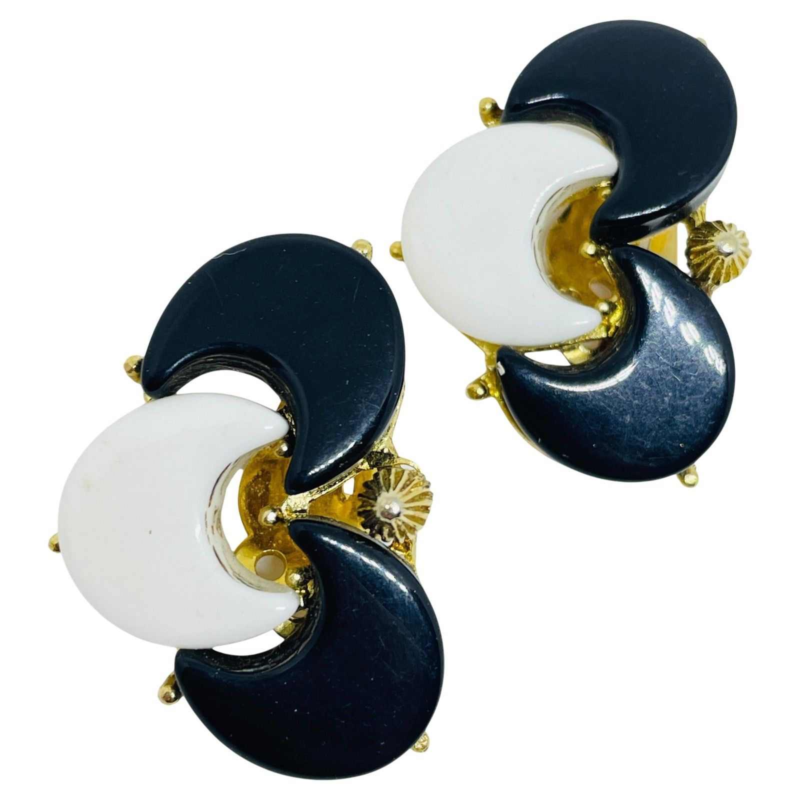 Pakula Signed Vintage Gold Tone Black White Lucite Designer Clip On Earrings